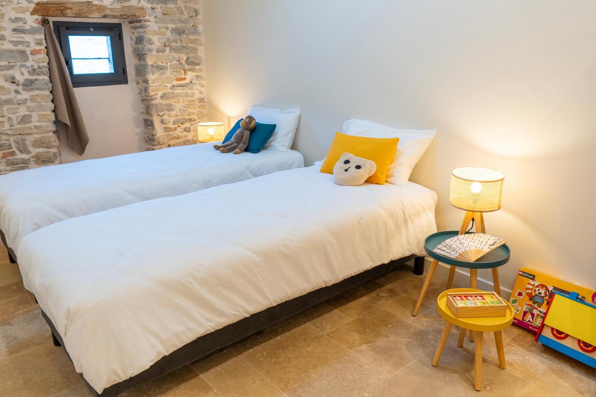 Les Terres Aoyama Hotell Saint Julien Les Rosiers Exteriör bild
