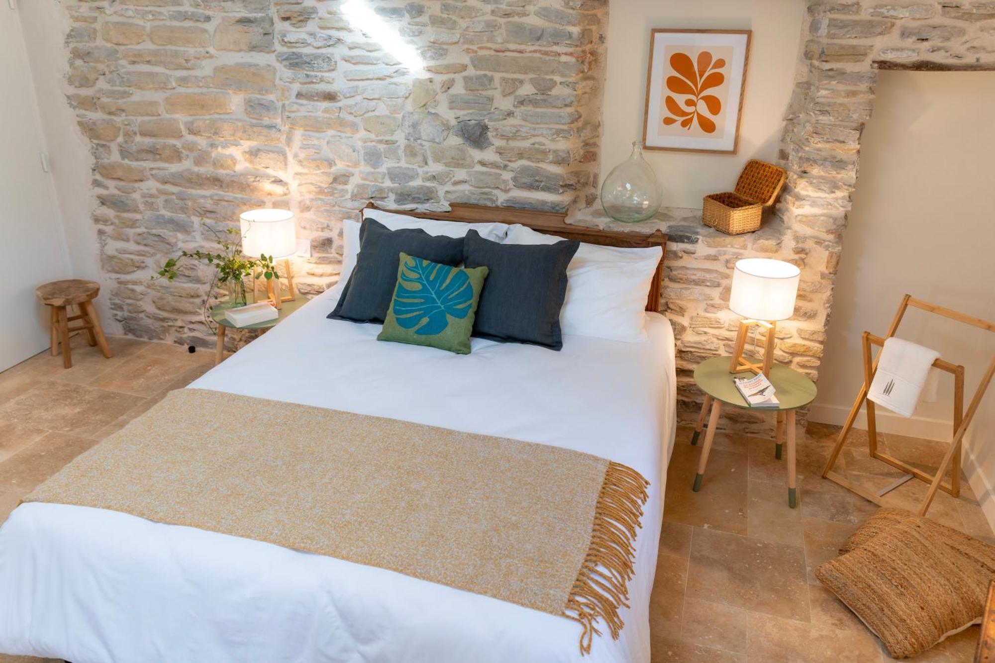 Les Terres Aoyama Hotell Saint Julien Les Rosiers Exteriör bild